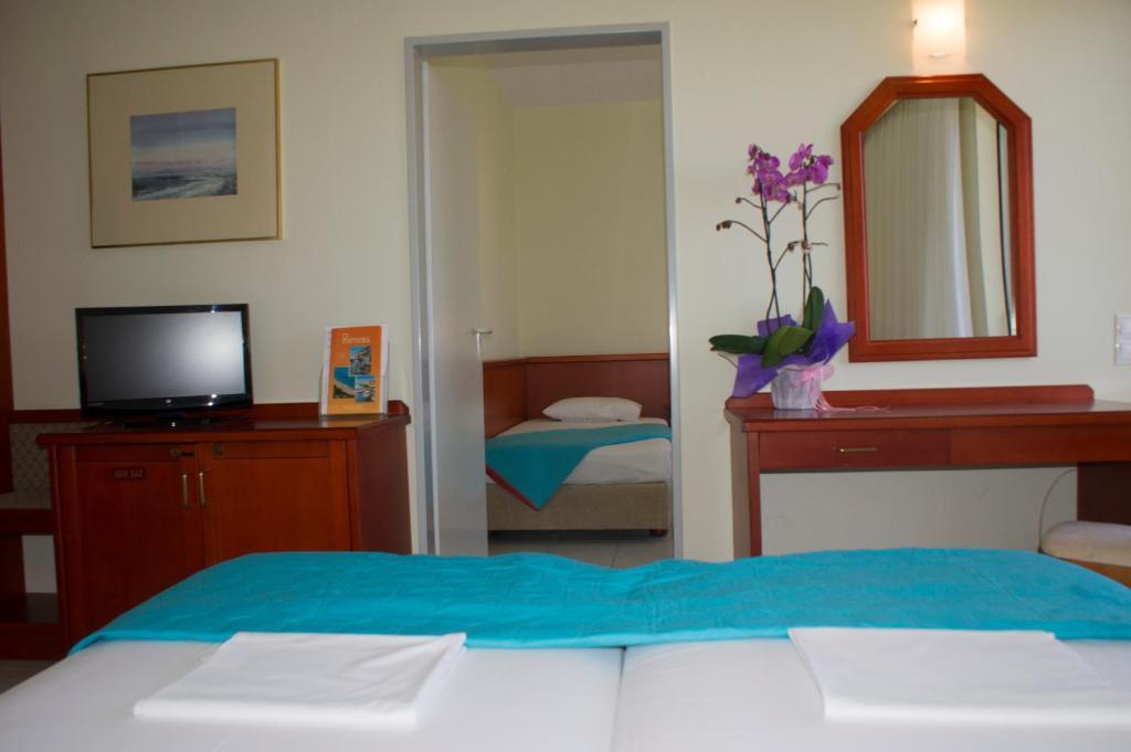 Dionisos Hotel Mytikas  Buitenkant foto